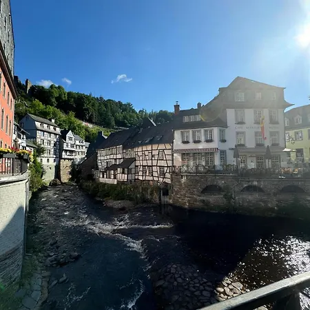 In شقة مونشاو